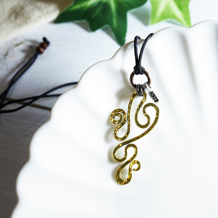 遊びで作った一点物のワイヤーアートの槌目のペンダント！ - 雑貨屋  