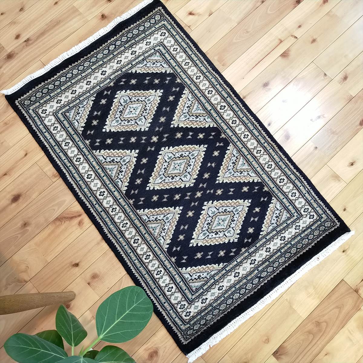 パキスタン絨毯 幾何学模様 ラグ パキスタン絨毯 幾何学模様 ラグ パキスタン絨毯 シルクタッチ