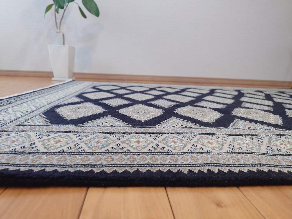 Y2861 パキスタン絨毯 ウール 手織り トライバルラグ 150×93㎝ Y2861 パキスタン絨毯 ウール 手織り トライバルラグ 150×93