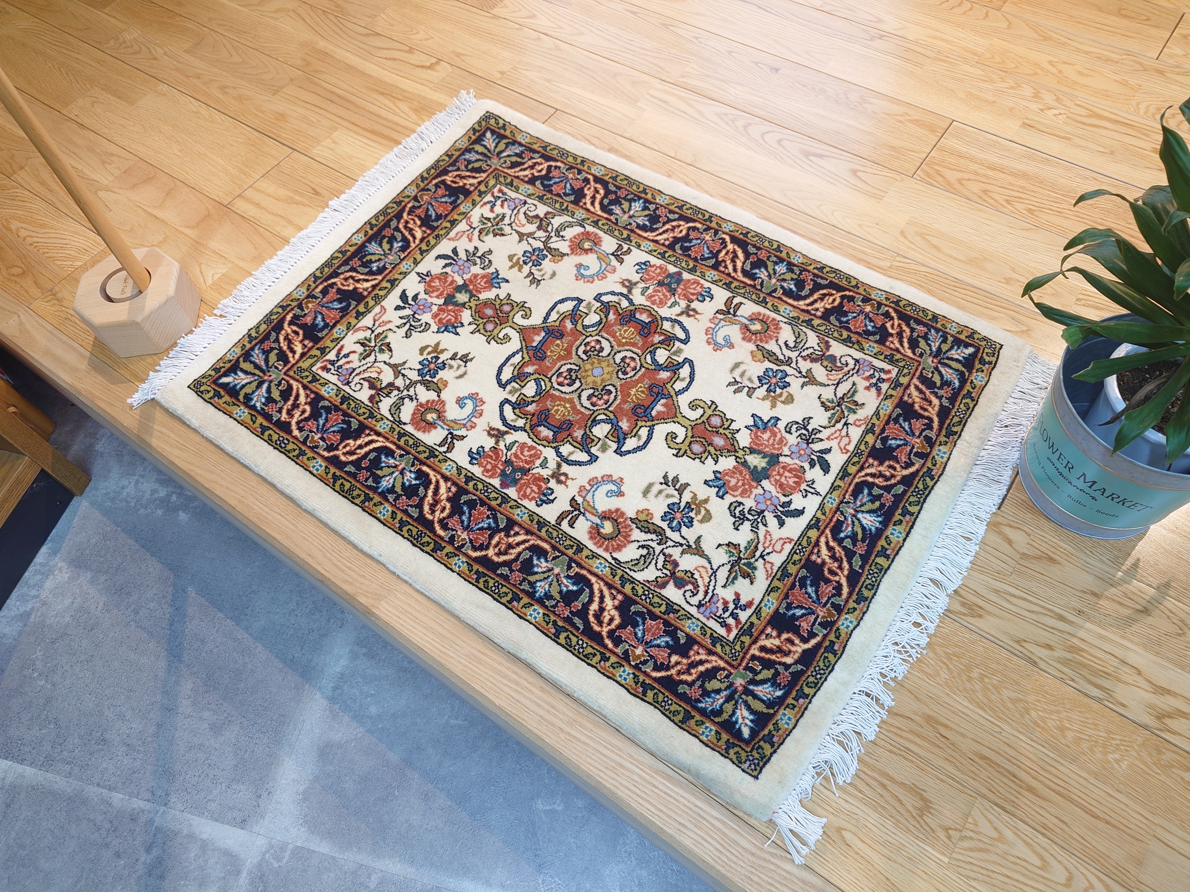 ペルシャ　ギャッベ 玄関小　60×43 藍色　ラクダ　女性 春入荷】ペルシャ ギャッベ 玄関マット小 57x39cm レモン色 黄金