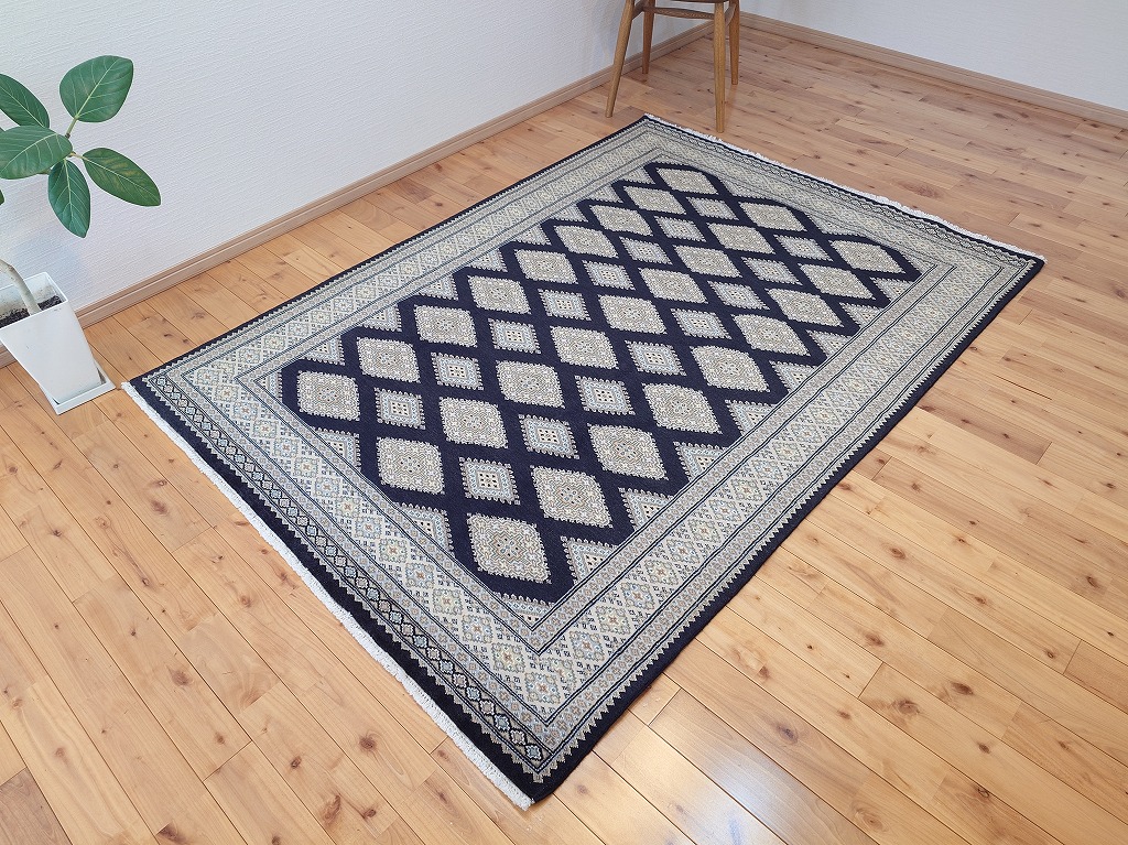 パキスタン 手織り絨毯 size:150×96cm　トライバルラグ パキスタン 手織り絨毯 size:150×96cmトライバルラグ