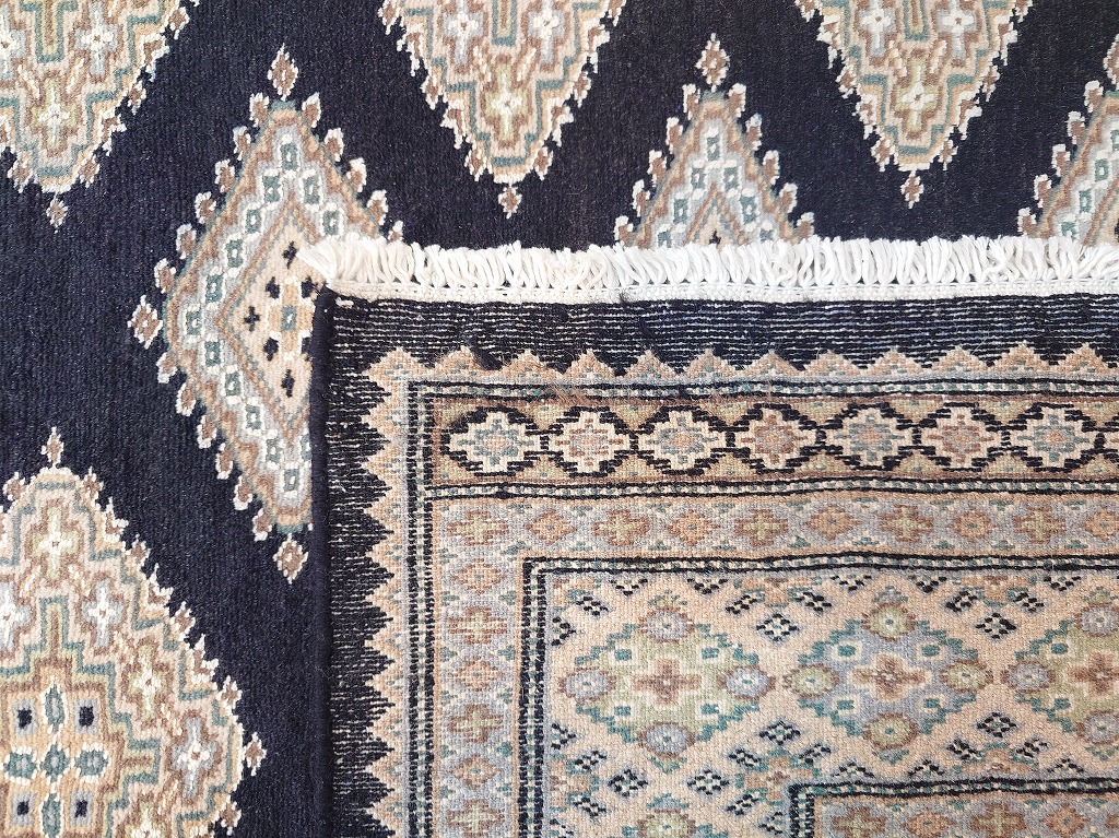 Y2861 パキスタン絨毯 ウール 手織り トライバルラグ 150×93㎝ Y2861 パキスタン絨毯 ウール 手織り トライバルラグ 150×93