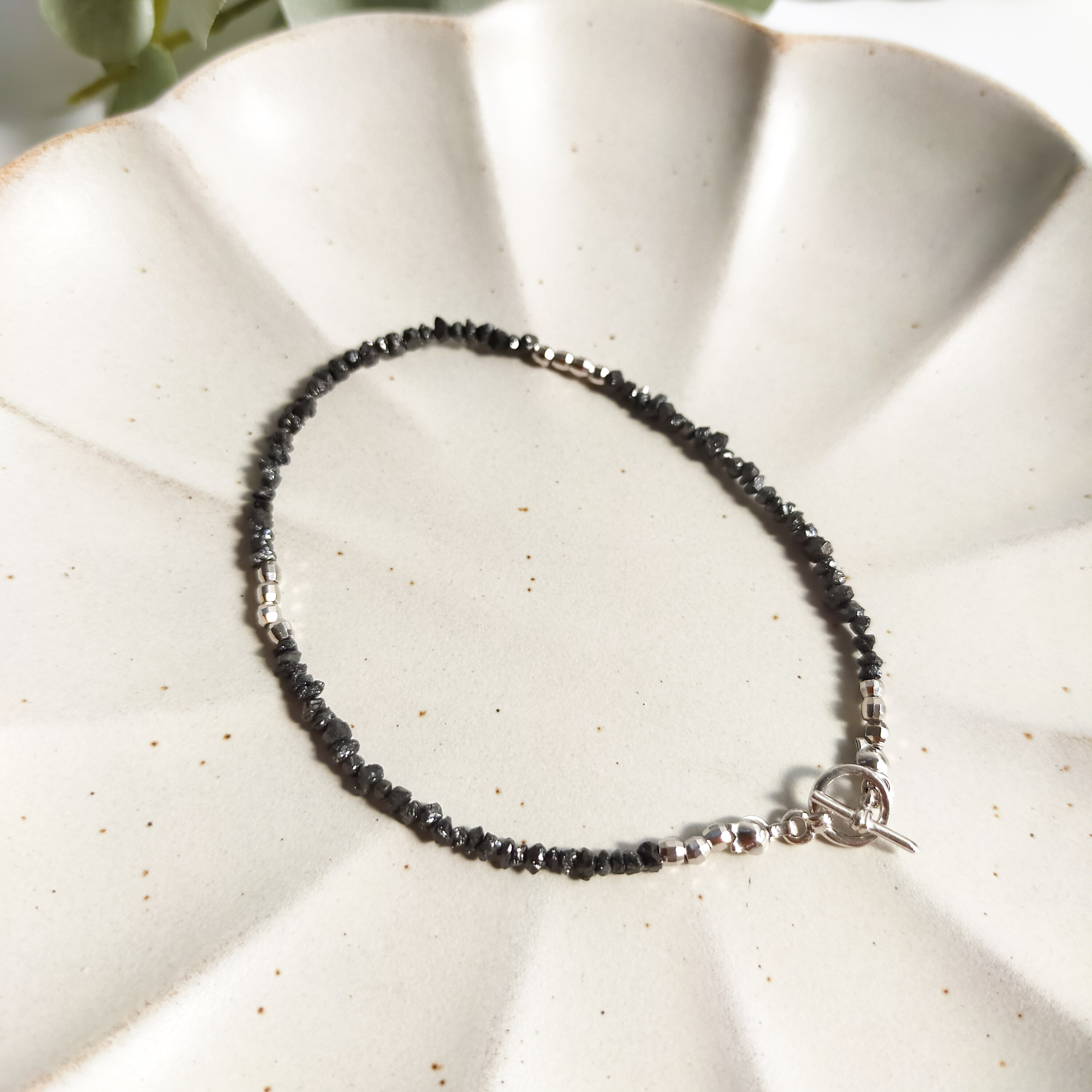 ★ブラックダイヤモンド ラフロックビーズ ブレスレット①(SA) 動画】【1mm穴】ブラックダイヤモンド ラフロックタンブル 1連