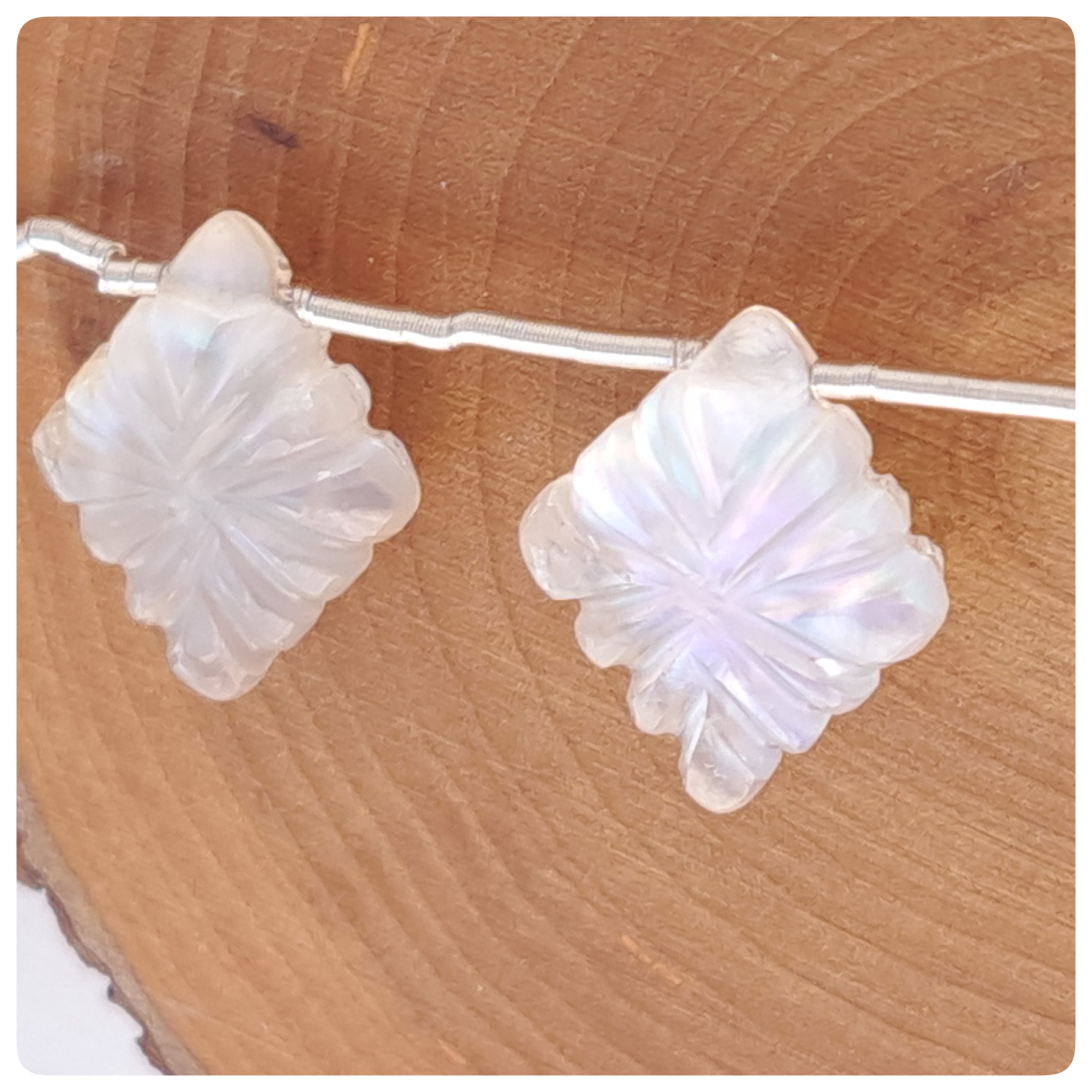 ブルーオパールカービング＆カイヤナイト＆フォスフォスシデライトの  