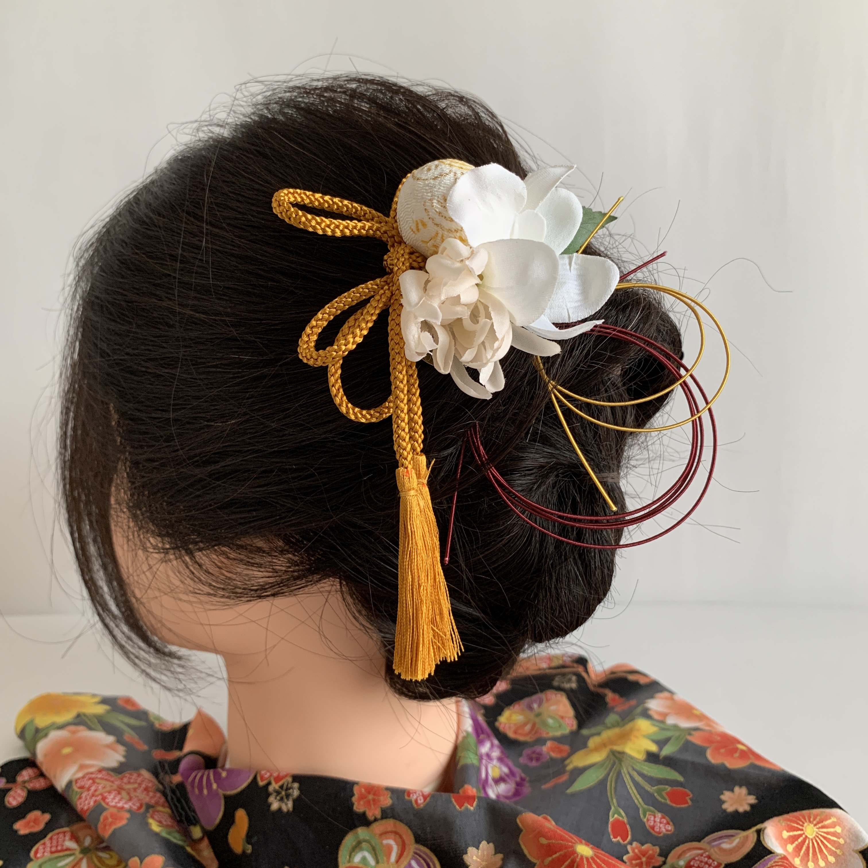 Summer水面とシェルラウンドレジンヘアゴム 吹き飛ばす