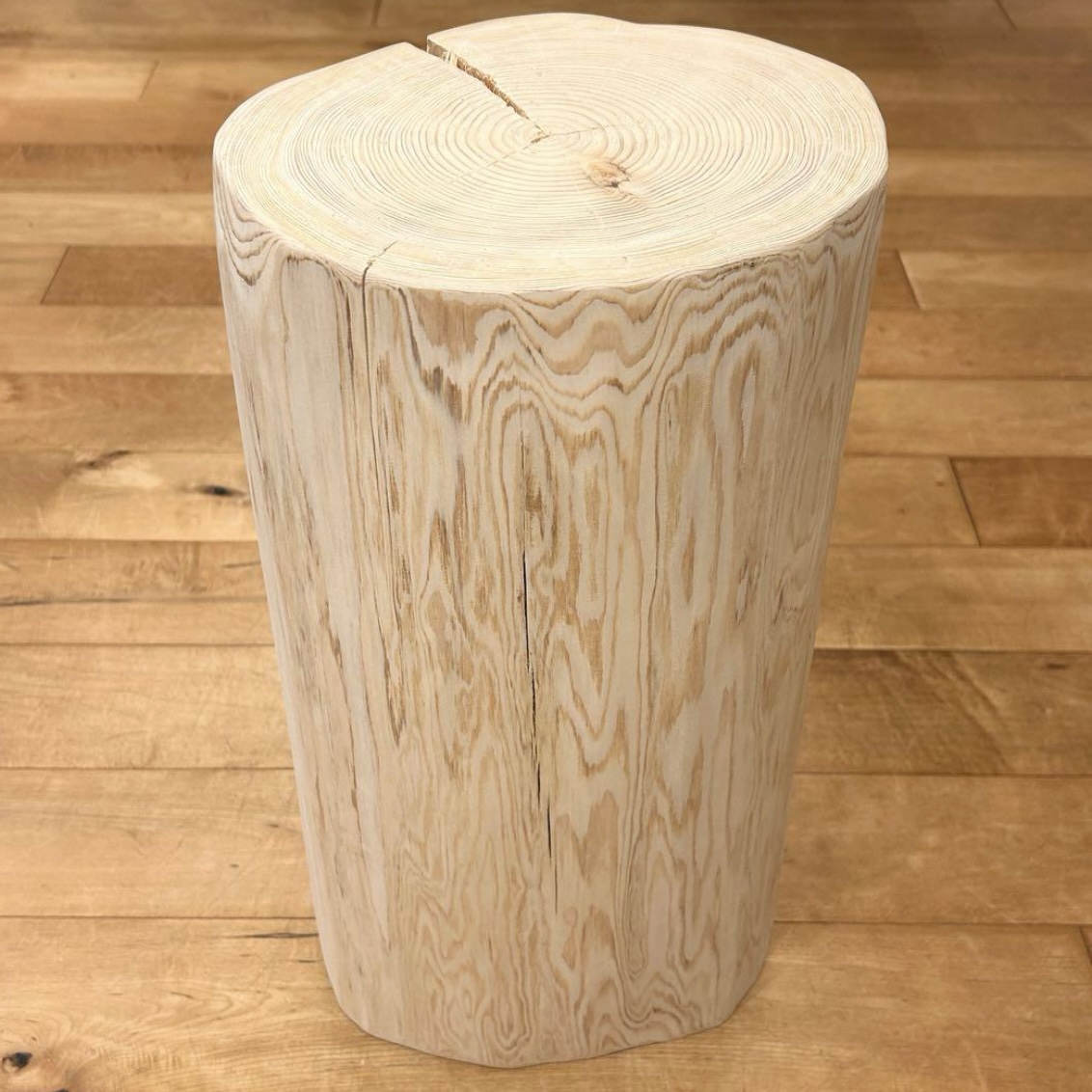 檜　丸太　椅子　スツール　No.1172 Hinoki Wood Stool No.1194】 - Wood Factory Silky ｜クラフト
