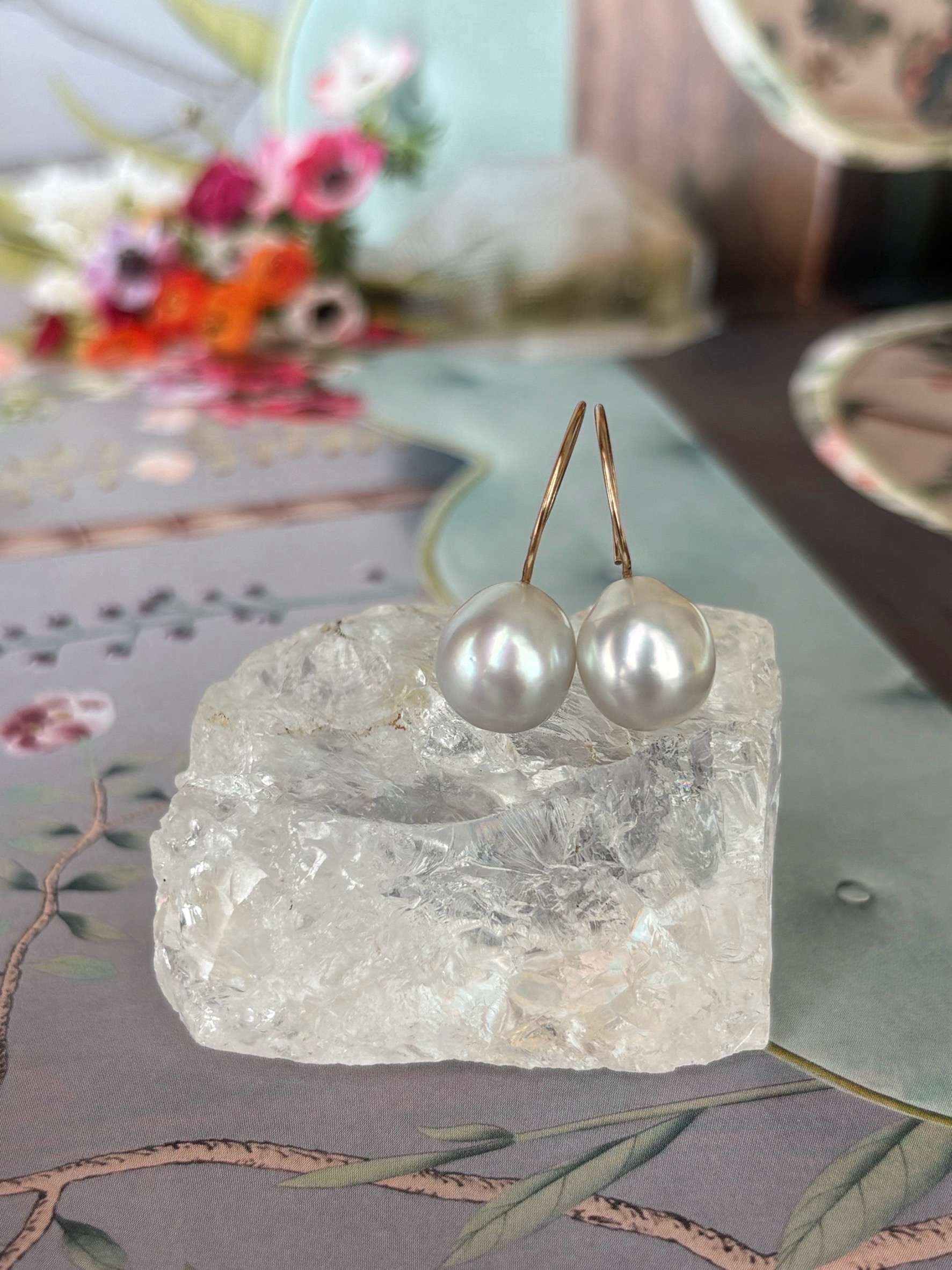 南洋白蝶真珠パールピアス 15mm ナチュラルゴールドカラー K18製 白蝶