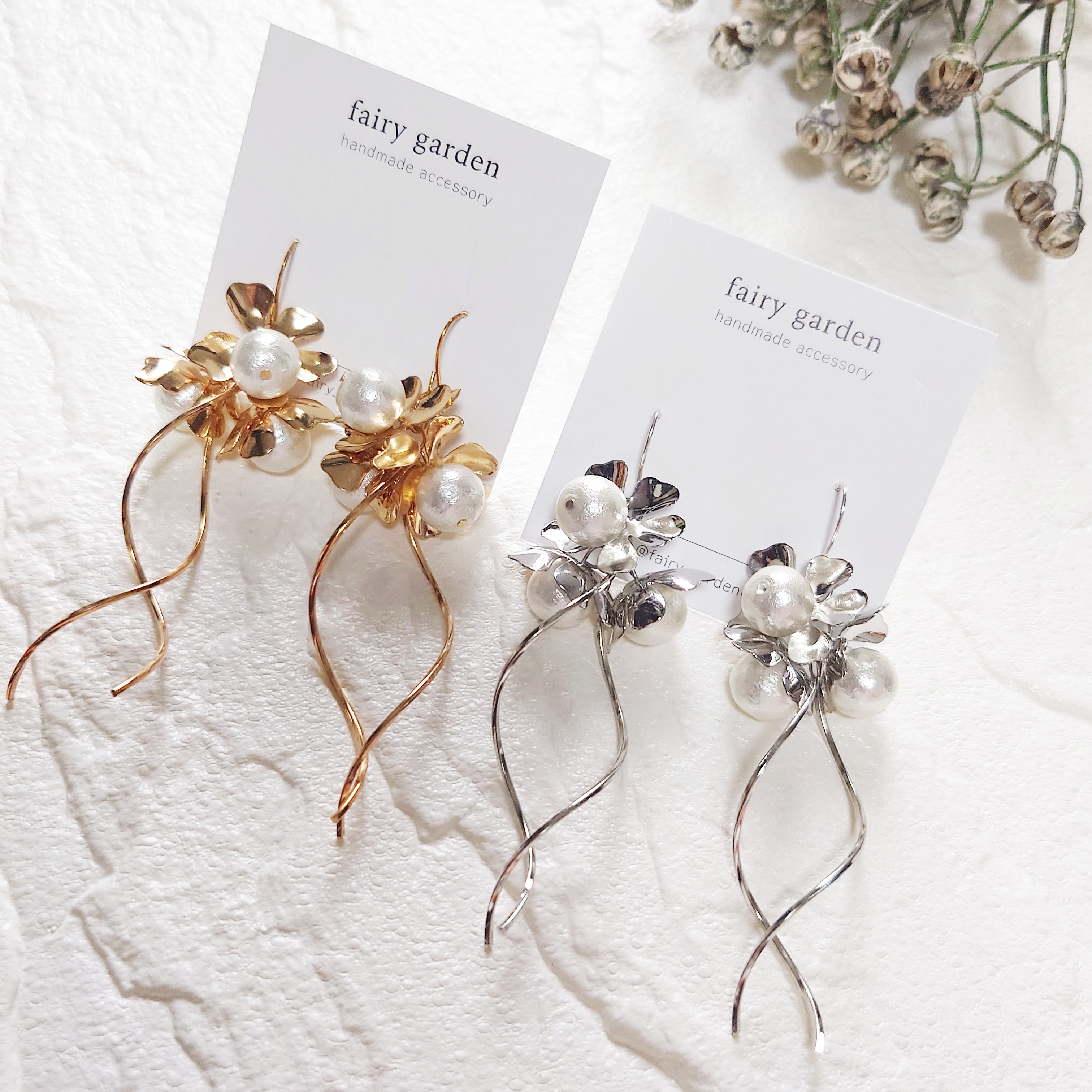 No.719 3連パールビーズイヤリング