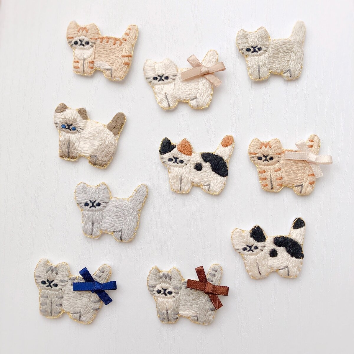 NO.485❤黒猫親子❤ハンドメイド 突き出 リーフ❤レジンヘアゴム ブローチ