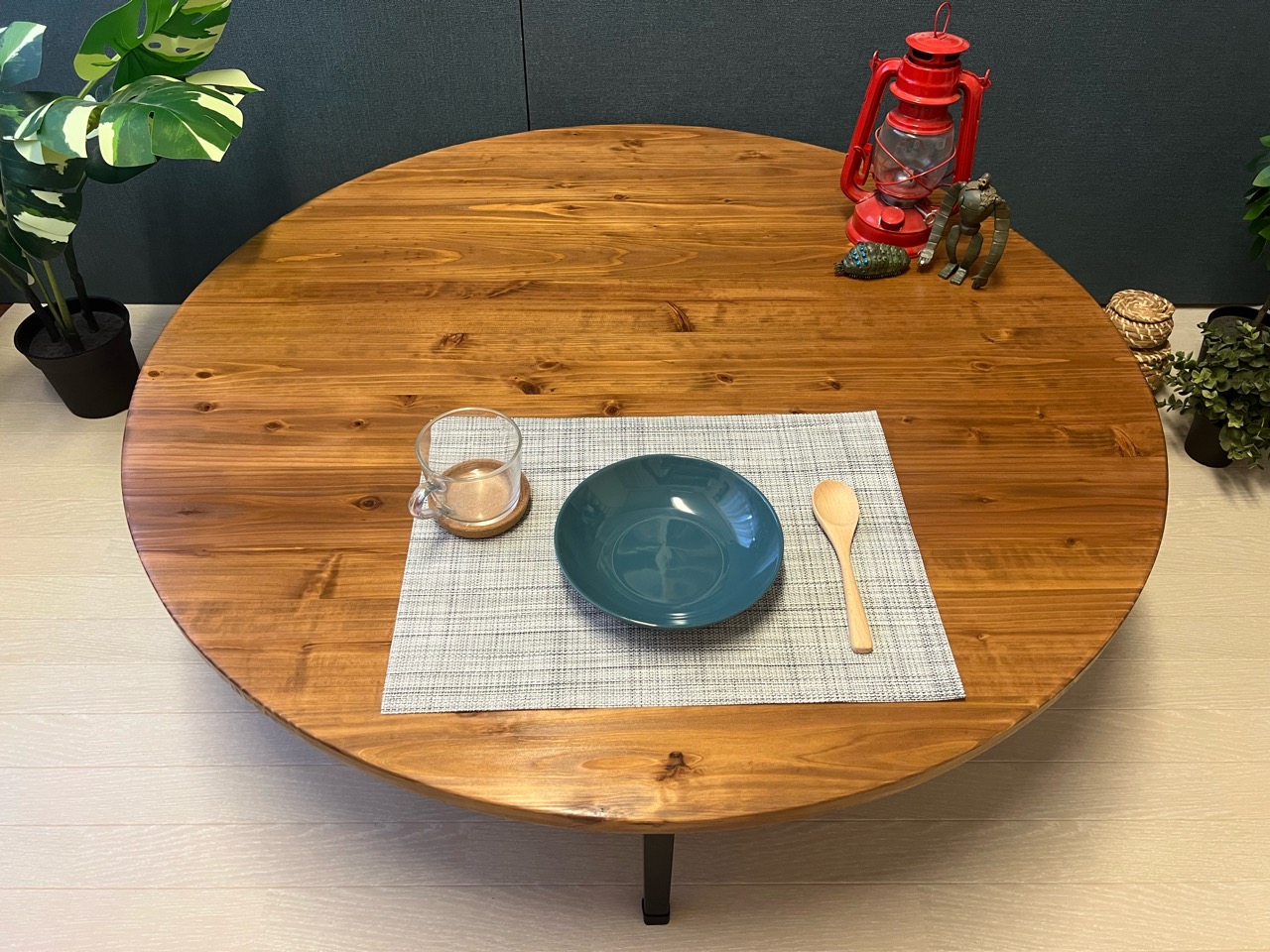 【送料無料】 ローテーブル 丸形 90cm 杉 アイアン ボルト連結脚 送料無料】 ローテーブル 丸形 90cm 杉 アイアン ボルト連結脚