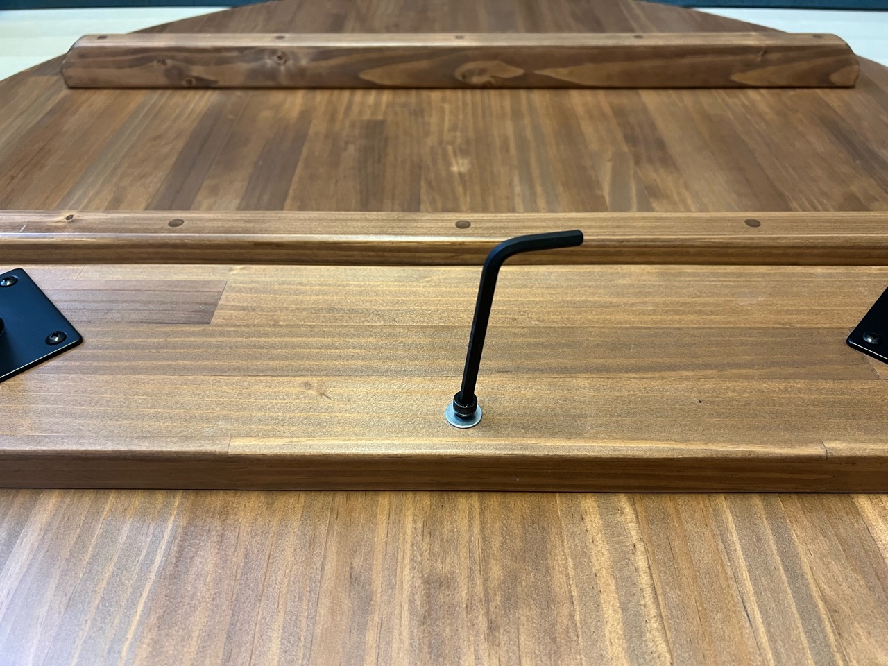 送料無料】 テーブル 丸形 90cm パイン Dウォルナット ボルト連結脚