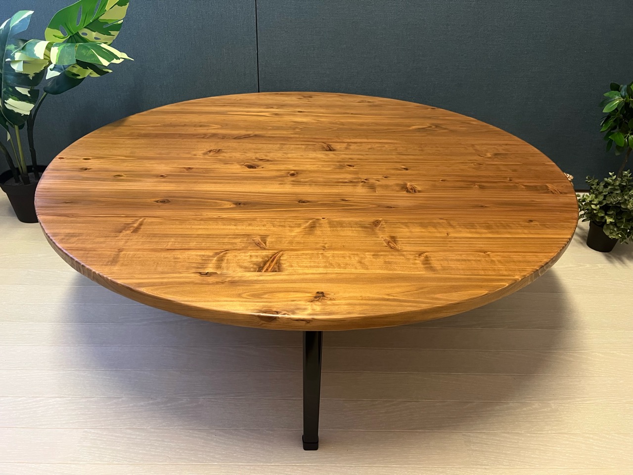 【送料無料】 ローテーブル 丸形 90cm 杉 オーク調 折りたたみ脚 送料無料】 ローテーブル 丸形 90cm 杉 オーク調 折りたたみ脚