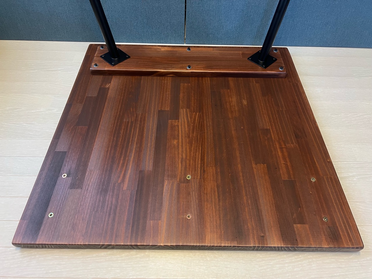 【オーダー】 テーブル 正方形 80cm パイン ウォルナット調 ボルト連結脚 送料無料】 テーブル 正方形 80cm パインウォルナット アイアン