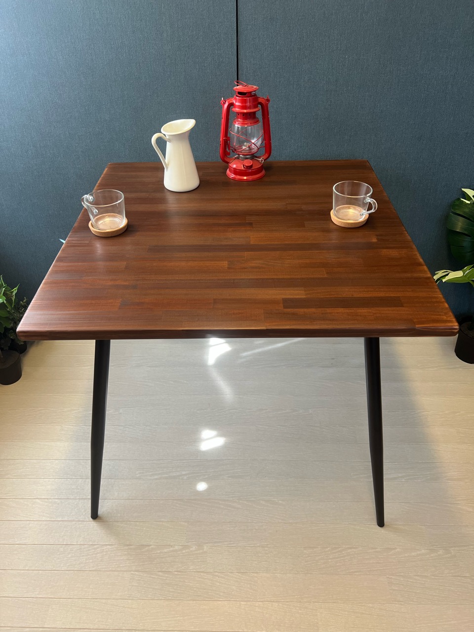 【送料無料】 テーブル 正方形 80cm パイン ウォルナット ボルト連結脚 送料無料】 テーブル 正方形 80cm パインウォルナット アイアン