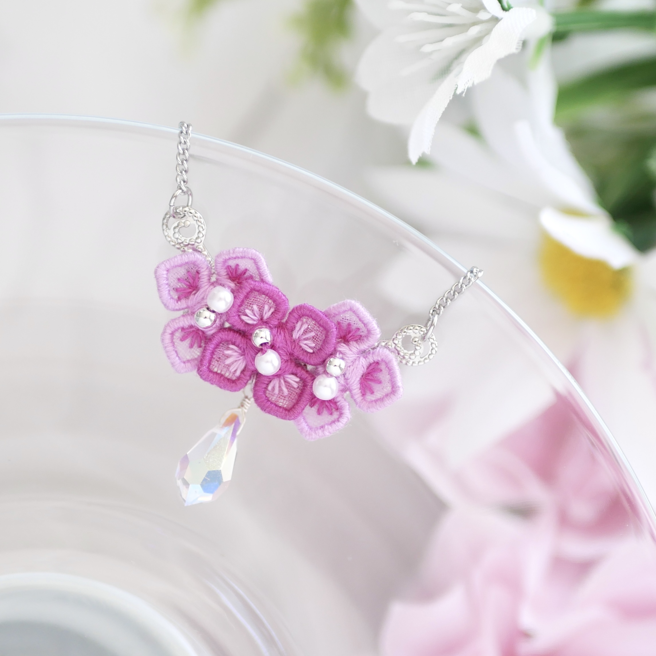 ハンドメイド レジン お花　ヘアゴム　ポニーフック　ブローチ　no.223 ハンドメイド レジン お花 ヘアゴム ポニーフック ブローチ no.223