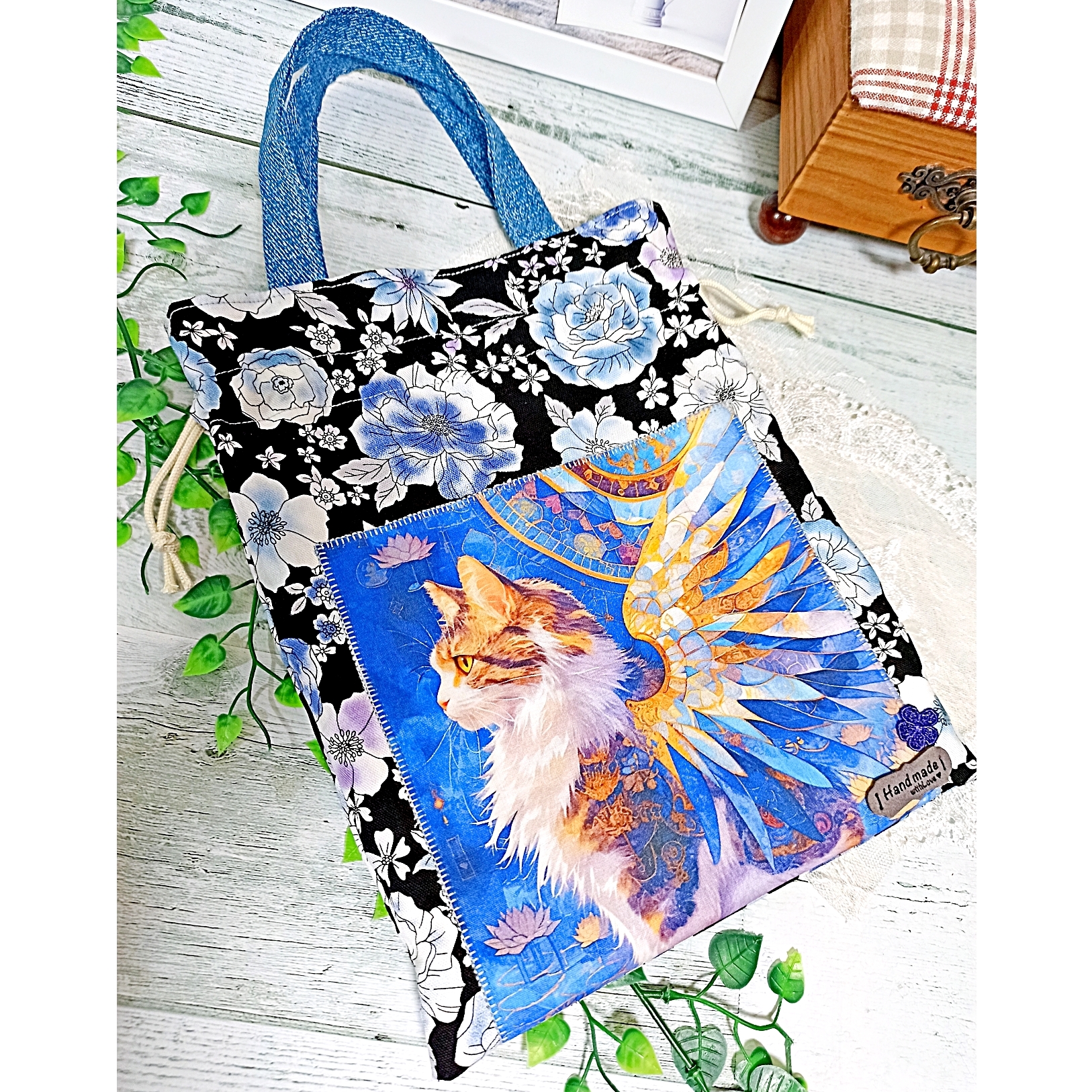 ハンドメイド　トートバッグ　巾着バッグ　おとぎの国の猫と仲間たち　ネイビー ハンドメイド トートバッグ 巾着バッグ おとぎの国の猫と仲間