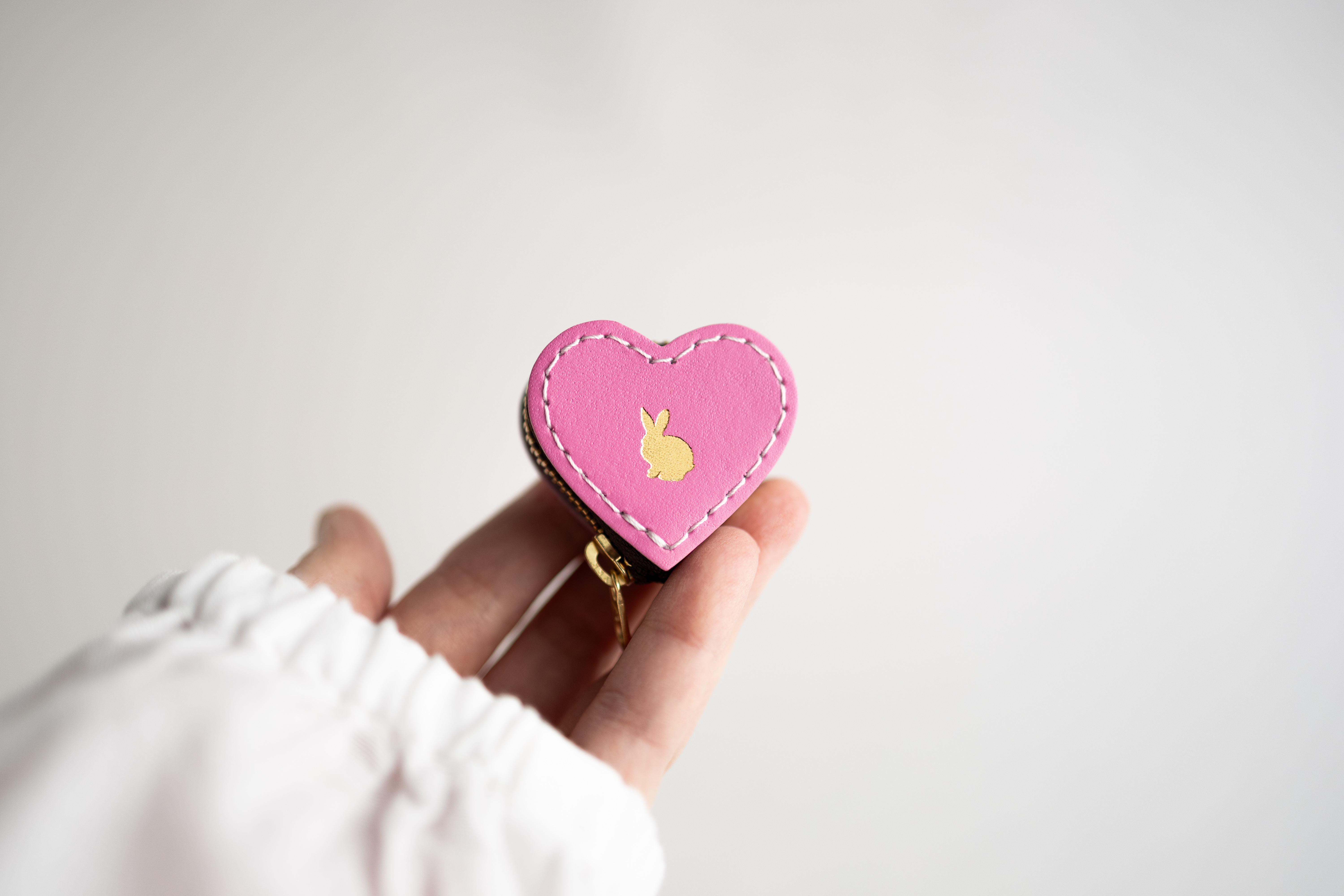 新色ピンク】うさぎの心❤︎小さいハートの牛革コインケース