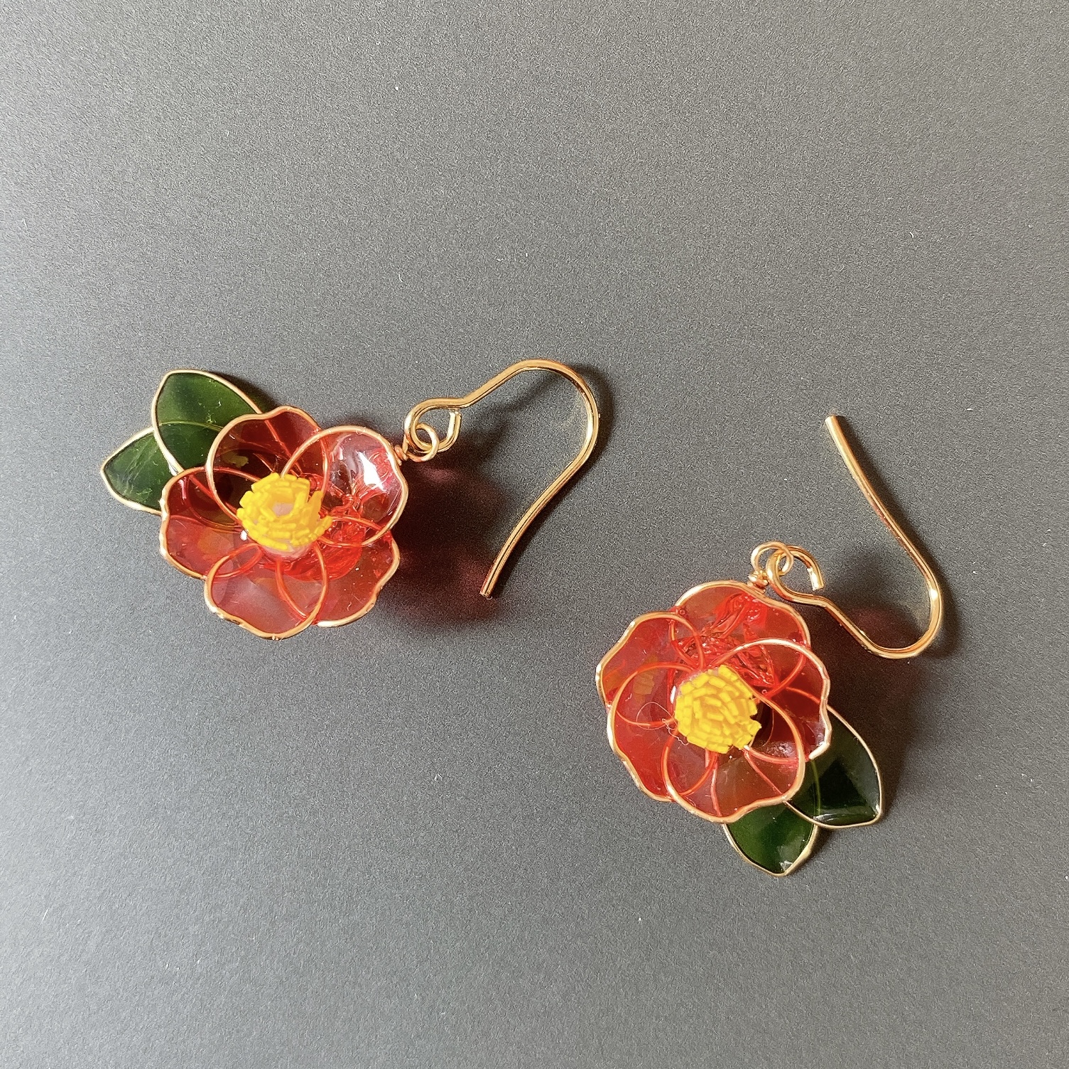 椿 ピアス 冬のアクセサリー 和モダン レジンピアス ディップアート 