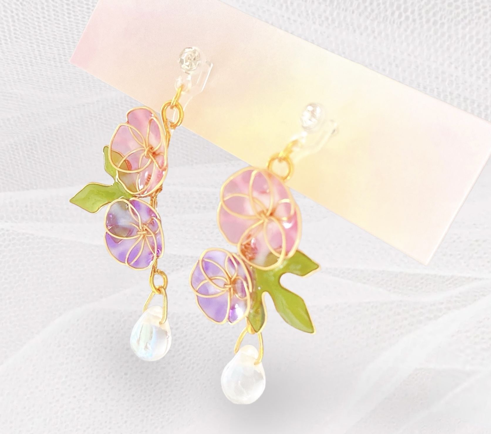グラデーションシフォンとクリアのお花ピアス/イヤリング 厚い